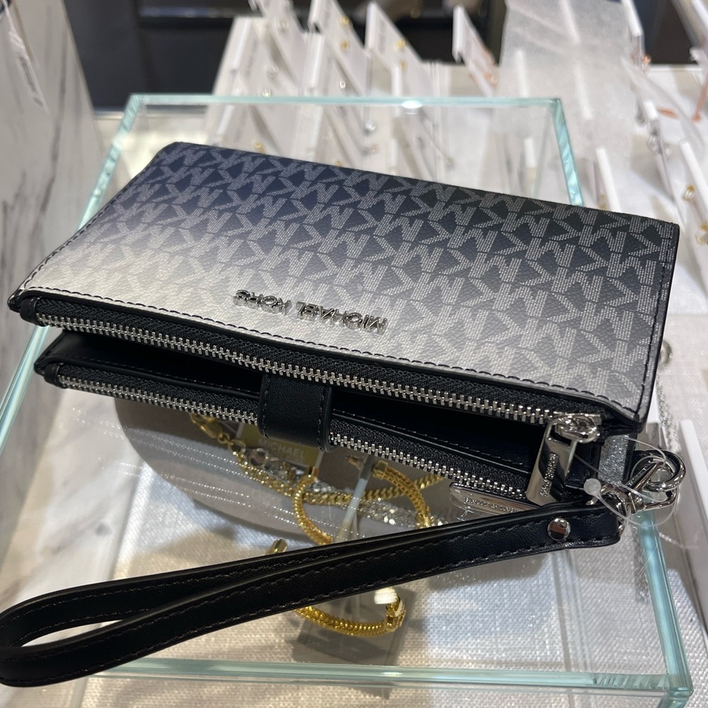 MICHAEL KORS Jet Set Lg Ombré Signature Logo Double Zip Wristlet Wallet 
Black - Picture 16 of 16